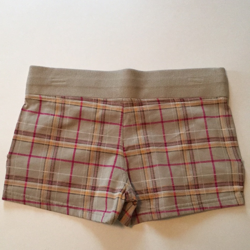 So shorts - Picture 2 of 3